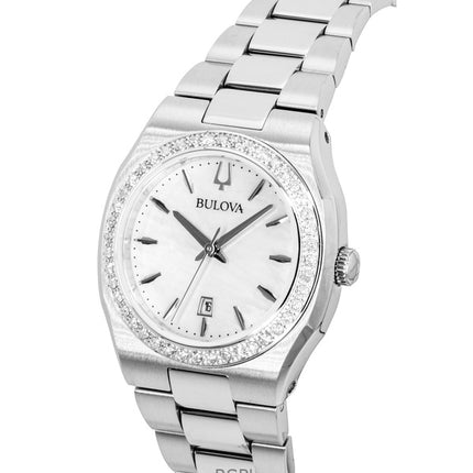 Reloj Bulova Surveyor Diamond de acero inoxidable con esfera de nácar, cuarzo, modelo 96R245 para mujer