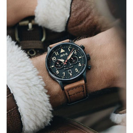 AVI-8 Hawker Hurricane Carey Reloj de cuarzo con esfera negra Debden y hora dual AV-4088-03 para hombre