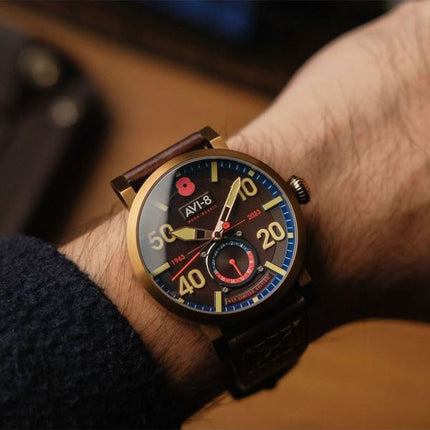 Reloj para hombre AVI-8 Dambuster 80.º aniversario Royal British Legion Meca-Quartz Edición limitada con esfera marrón AV-4108-R