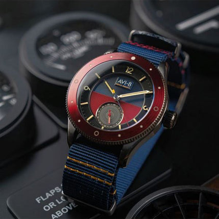 AVI-8 Flyboy Airmaster Sector Meca-Quartz Reloj para hombre con esfera azul marino y rojo AV-4112-04