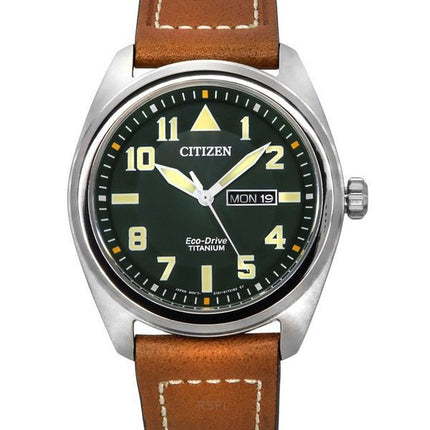 Reloj Citizen Eco-Drive Super Titanium con correa de piel y esfera verde BM8560-11X 100M para hombre
