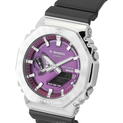 Reloj Casio G-Shock G-Steel GBM-2100A-4B para hombre, resistente al agua hasta 200 m, con correa de resina de base biológica y conexión para smartphone. Incluye esfera rosa, movimiento analógico-digital y carga solar.