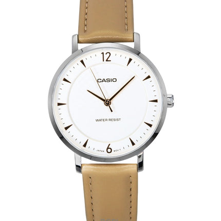 Reloj Casio Standard analógico de cuarzo con correa de cuero y esfera color crema LTP-VT04L-7A1 para mujer