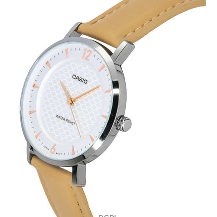 Reloj Casio Standard analógico de cuarzo con correa de cuero y esfera color crema LTP-VT04L-7A1 para mujer