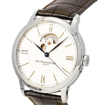 Reloj Baume &amp; Mercier Classima para hombre, automático, con correa de piel, esfera plateada y movimiento abierto (M0A10524).