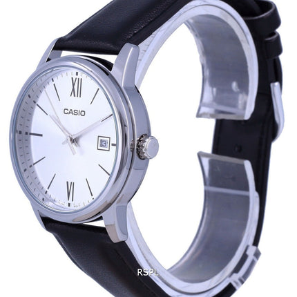 Reloj Casio de cuarzo analógico de acero inoxidable con esfera plateada MTP-V002L-7B3 MTPV002L-7 para hombre
