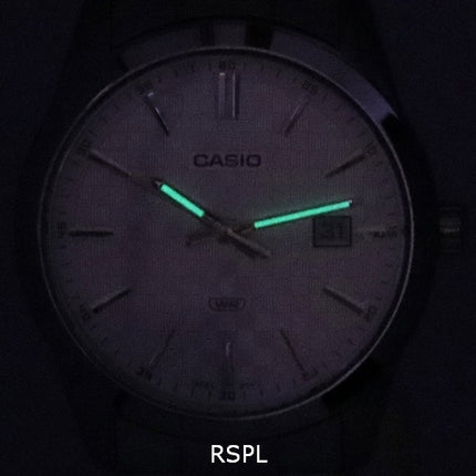 Reloj Casio analógico de acero inoxidable con esfera plateada de cuarzo MTP-VD03D-7A MTPVD03D-7 para hombre