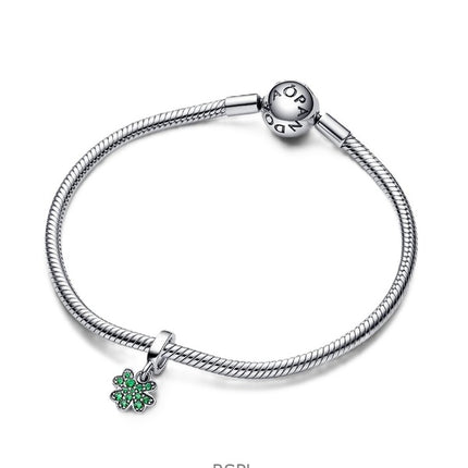 Charm colgante Pandora Moments de trébol de cuatro hojas con cristales verdes P-792751C01 para mujer