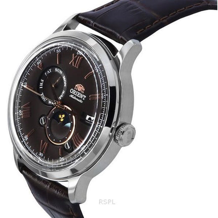 Reloj para hombre Orient Bambino versión 9 clásico con fase solar y lunar, correa de cuero, esfera marrón, automático RA-AK0804Y