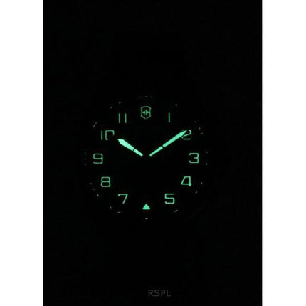 Reloj cronógrafo deportivo Victorinox Swiss Army Fieldforce con correa de caucho y esfera negra de cuarzo 241889 100M para hombr