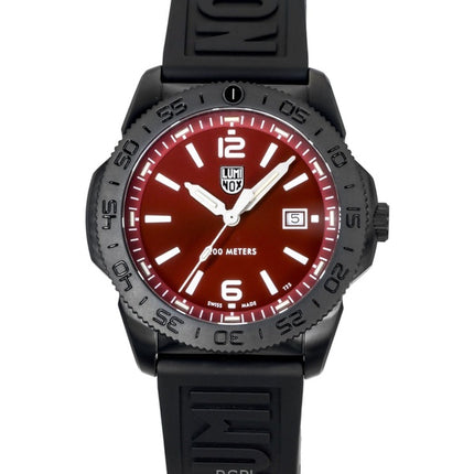 Reloj de buceo Luminox Pacific Diver XS.3135.B para hombre, 200 m, con correa de caucho y esfera roja con efecto rayos de sol.