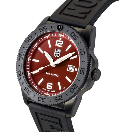Reloj de buceo Luminox Pacific Diver XS.3135.B para hombre, 200 m, con correa de caucho y esfera roja con efecto rayos de sol.