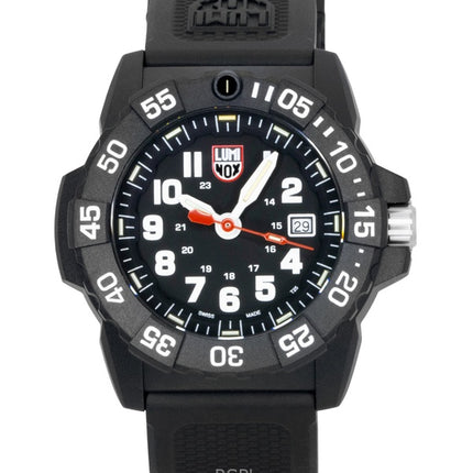 Reloj Luminox Navy Seal XS.3501.F para hombre, con correa de caucho, esfera negra, movimiento de cuarzo y resistencia al agua hasta 200 metros.